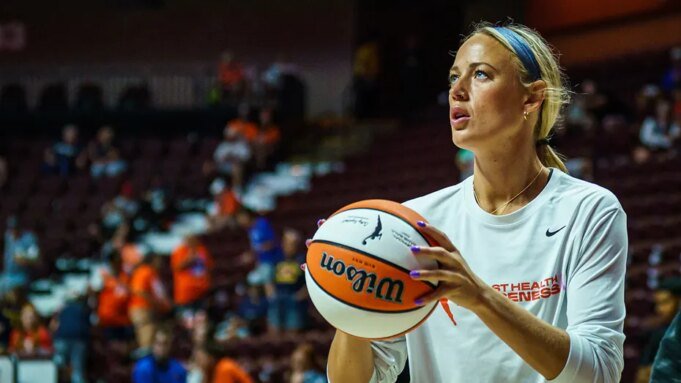 Fever 的 So Fever 的 Sophie Cunningham 的靈感來自 WNBA 球星 Angel Reese 歷史性的維多利亞秘密秀場首秀| mtgamer.com