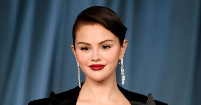 賽琳娜·戈麥斯 (S 賽琳娜·戈麥斯 (Selena Gomez) 分享了與妹妹格雷西 (Gracie) 甜蜜依偎的照片| mtgamer.com