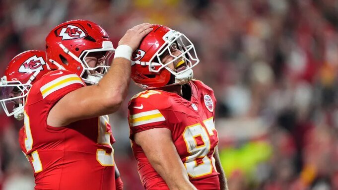 特拉維斯·凱爾斯 ( 特拉維斯·凱爾斯 (Travis Kelce) 達陣扳平酋長隊,堪薩斯城獲勝| mtgamer.com