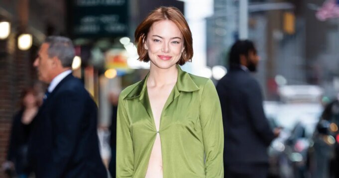 艾瑪·斯通 (Emm 艾瑪·斯通 (Emma Stone) 說服我們效仿這款引人注目的秋季裙子色調——只需 21 美元即可購買| mtgamer.com