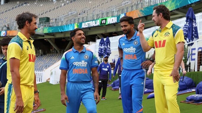 AUS 和 IND Australia take on India in a three-match ODI series starting October 18: here are the full squads for both teams, including latest news and injury updates.