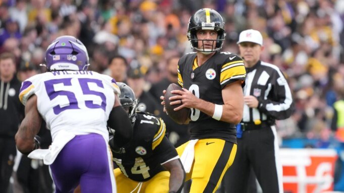 NFL 包裝工隊 v NFL 包裝工隊 vs. 鋼人隊的道具:自學 AI 道具 Aaron Rodgers 在 SNF 中傳球碼數達到 219.5| mtgamer.com