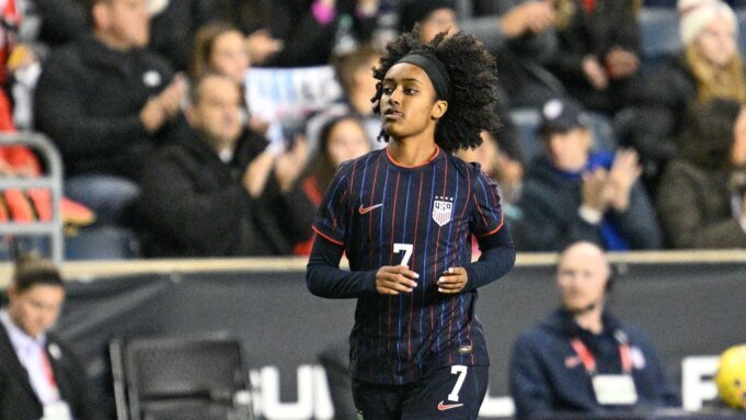 USWNT 的艾瑪· USWNT 的艾瑪·海耶斯 (Emma Hayes) 表示“學習永無止境”,在輸給葡萄牙後嘲笑新的實驗| mtgamer.com