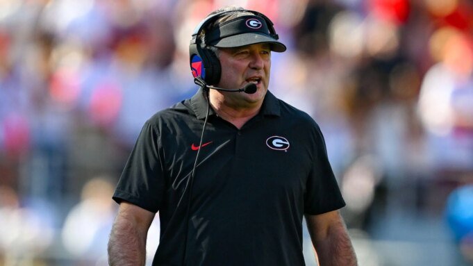 佐治亞州的柯比·斯馬 佐治亞州的柯比·斯馬特(Kirby Smart)反思了布萊恩·凱利(Brian Kelly)解僱教練後對路易斯安那州立大學(LSU)期望的個人經歷| mtgamer.com