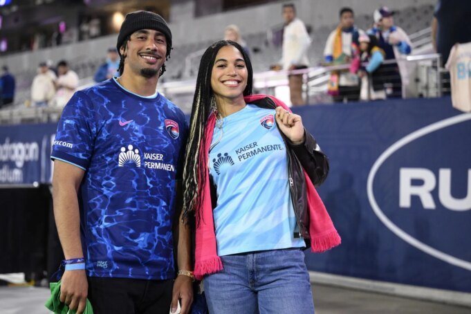 喬丹·樂福的妻子羅妮 San Diego Wave v Utah Royals - Source: Getty