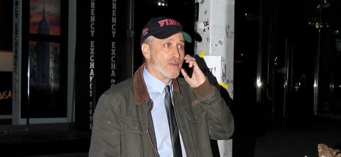 喬恩·斯圖爾特在《每 喬恩·斯圖爾特在《每日秀》中的未來不是“明確的”,因為他對所做的事情感到“不安”| mtgamer.com