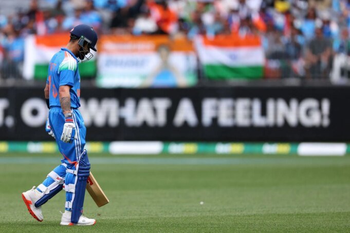 在 AUS 對陣 I Australia v India - ODI Series: Game 1 - Source: Getty