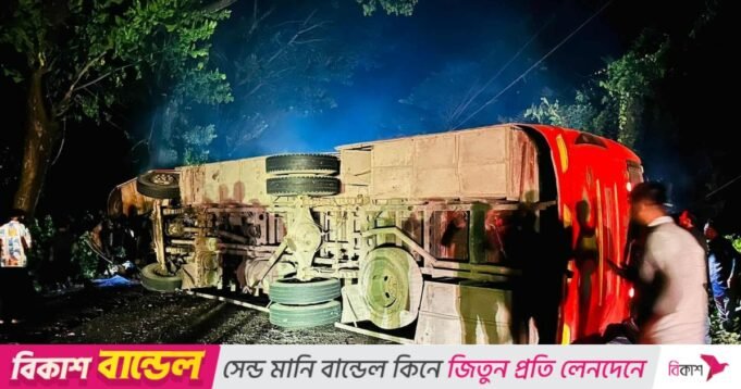 客車撞樹翻車 7人受傷| mtgamer.com