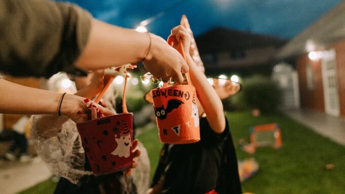 專家：萬聖節威脅使兒童面臨危險，因為摻有藥物的糖果嚇壞了父母和“不給糖就搗蛋”的人| mtgamer.com