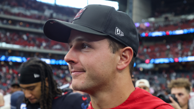 布羅克·珀迪傷情更新 布羅克·珀迪傷情更新:凱爾·沙納漢表示,49人隊四分衛從草坪撞擊中恢復呈現出“敏感情況”| mtgamer.com