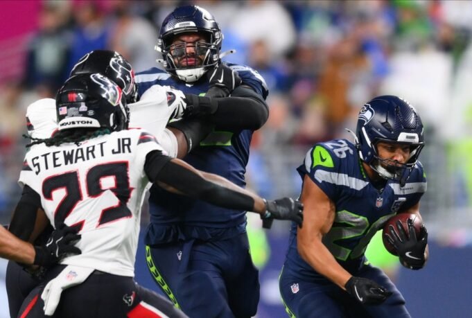 扎克·查博內特 (Zach Charbonnet)，海鷹隊擊敗德州人隊，在國聯西部保持勢頭| mtgamer.com