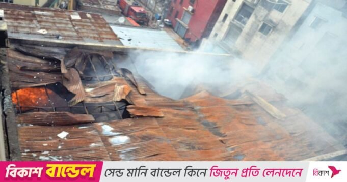 有毒煙霧在化學品倉庫上空盤旋，附近的工廠都關閉了。| mtgamer.com