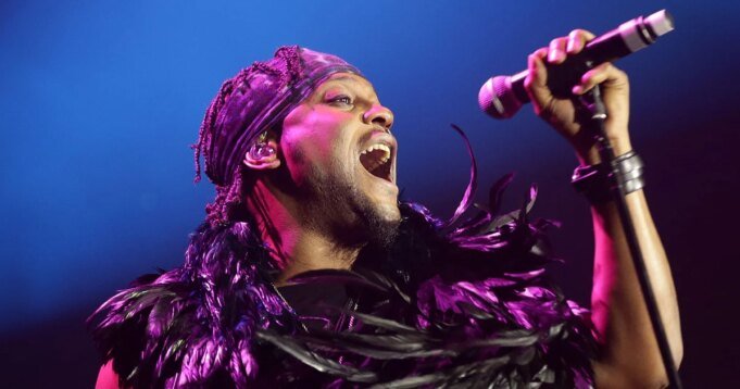 格萊美獎得主 R&B 歌手德安吉洛 (D'Angelo) 因癌症去世，享年 51 歲。| mtgamer.com