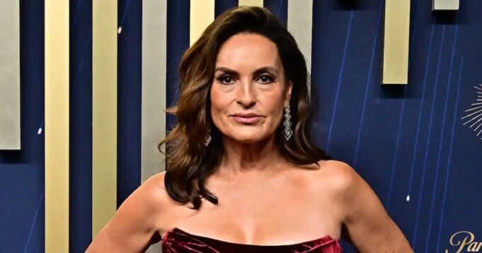 為什麼瑪莉絲卡·哈吉塔 (Mariska Hargitay) 在《法律與秩序：SVU》表格中拼錯了名字。| mtgamer.com