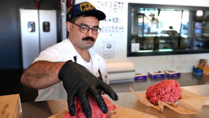 特朗普進口更多阿根廷 特朗普進口更多阿根廷牛肉的計劃引起了美國牧場主的強烈反應。| mtgamer.com