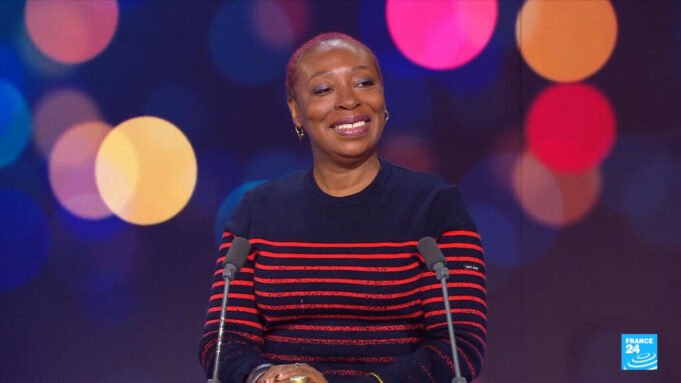 石雕、線和詩歌：奧托邦·恩坎加 (Otobong Nkanga) 的多層藝術品| mtgamer.com