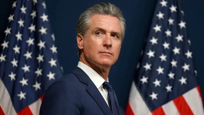 紐瑟姆爆炸性地聲稱司 紐瑟姆爆炸性地聲稱司法部“無權”監督加州選舉,遭到特朗普官員的嚴厲批評:“冷靜點,兄弟”| mtgamer.com