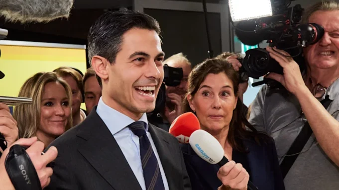 總是微笑的列車長剛剛把車停在鐵軌上| mtgamer.com