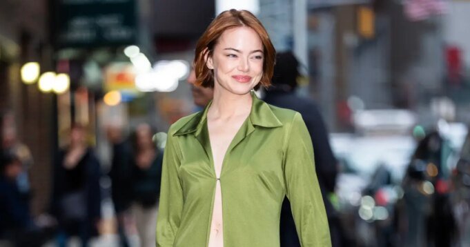艾瑪·斯通 (Emm 艾瑪·斯通 (Emma Stone) 身著格溫妮絲·帕特洛 (Gwyneth Paltrow) 的“遠大前程”服裝現身紐約| mtgamer.com