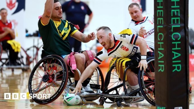 Nathan Collins scores a try