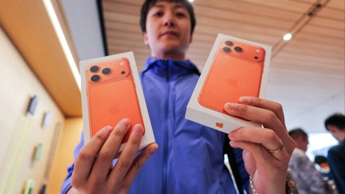 蘋果新款 iPhon 蘋果新款 iPhone 17 在美國和中國的銷量比上一代高出 14%| mtgamer.com
