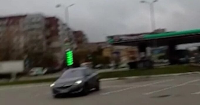 視頻顯示俄羅斯無人機在烏克蘭東部發動襲擊| mtgamer.com