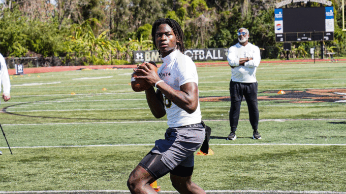 2027 年頂尖 Q 2027 年頂尖 QB 班級如何適應未來的學校
| mtgamer.com