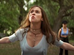 90 年代最炙手可熱的明星聯手打造了一部性感驚悚片,現已在 Netflix 上播出| mtgamer.com 90 年代最炙手可熱的明星聯手打造了一部性感驚悚片,現已在 Netflix 上播出| mtgamer.com