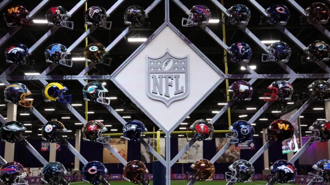 Buy, sell or hold? What every NFL team should do before the 2025 trade deadline | mtgamer.com