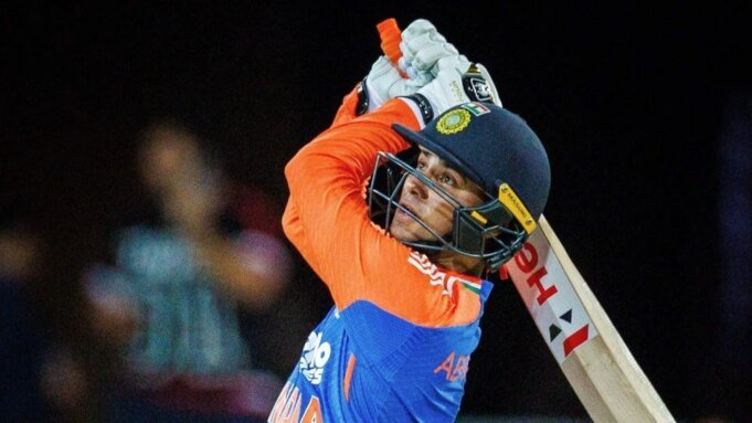 ICC 排名第一的擊球手在印度國內 T20 比賽中擊出 16 個六分球，追平蓋爾、潘特、尤拉吉，最終打出 52 球 148 球
| mtgamer.com