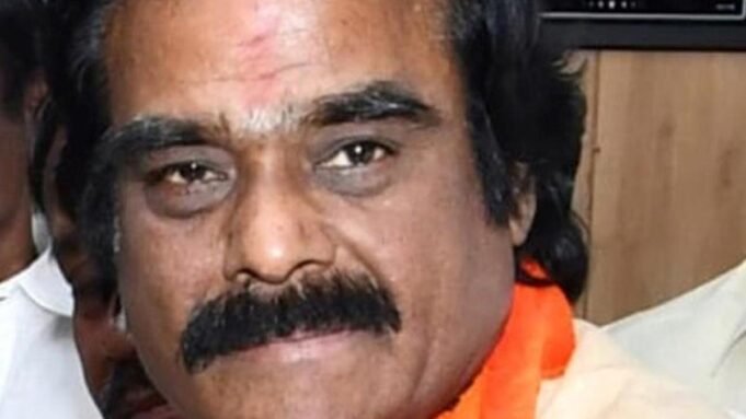 Mylapore 資 Mylapore 資金案:Devenathan Yadav 在法庭上自首
| mtgamer.com