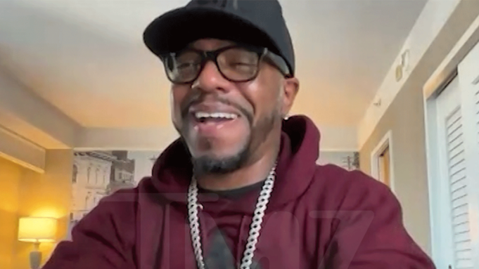 Sisqó 表示聽到辛西婭·埃里沃 (Cynthia Erivo) 對“丁字褲之歌”的讚揚感到震驚，並邀請她表演
| mtgamer.com