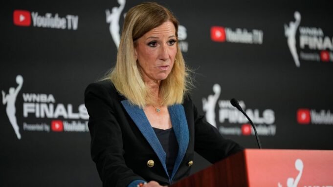 WNBA CBA 談判對恩格爾伯特、蕭華、老闆和球隊來說有何利害關係
| mtgamer.com