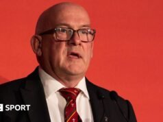 WRU 主席科利爾-基伍德希望繼續留任
| mtgamer.com WRU 主席科利爾-基伍德希望繼續留任
| mtgamer.com