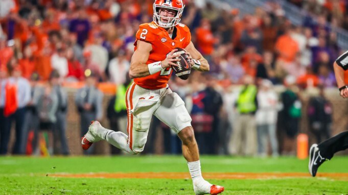 克萊姆森大學首發四分衛凱德·克魯布尼克 (Cade Klubnik) 在 ESPN 更新的四分衛實力排名中排名
| mtgamer.com