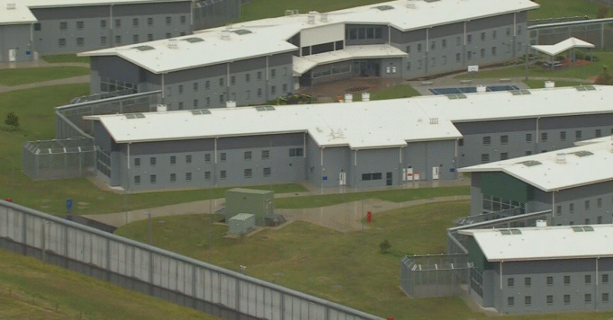 兩名囚犯在最高安全級別監獄刺傷後住院
| mtgamer.com