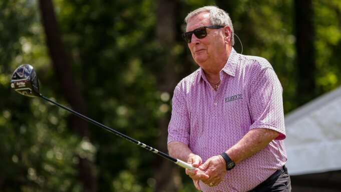 兩屆大滿貫冠軍富茲·佐勒 (Fuzzy Zoeller) 去世，享年 74 歲，玷污了自己的遺產
| mtgamer.com
