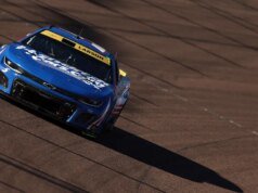 凱爾·拉爾森 (Kyle Larson) 贏得 NASCAR 杯系列賽冠軍並讓丹尼·哈姆林 (Denny Hamlin) 心碎| mtgamer.com 凱爾·拉爾森 (Kyle Larson) 贏得 NASCAR 杯系列賽冠軍並讓丹尼·哈姆林 (Denny Hamlin) 心碎| mtgamer.com