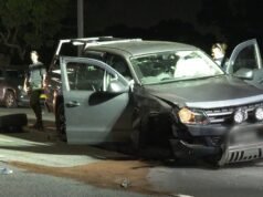 劫車者停下來幫助他後,“下流”正在逃亡
| mtgamer.com 劫車者停下來幫助他後,“下流”正在逃亡
| mtgamer.com