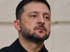 反腐敗調查人員搜查澤倫斯基的家後,澤連斯基的幕僚長辭職
| mtgamer.com 反腐敗調查人員搜查澤倫斯基的家後,澤連斯基的幕僚長辭職
| mtgamer.com