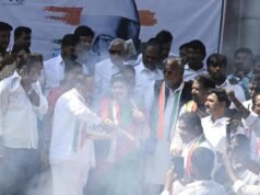 國會慶祝納文·亞達夫 (Naveen Yadav) 在朱比利山補選中領先;波南呼籲泰倫加納各地慶祝活動
| mtgamer.com 國會慶祝納文·亞達夫 (Naveen Yadav) 在朱比利山補選中領先;波南呼籲泰倫加納各地慶祝活動
| mtgamer.com