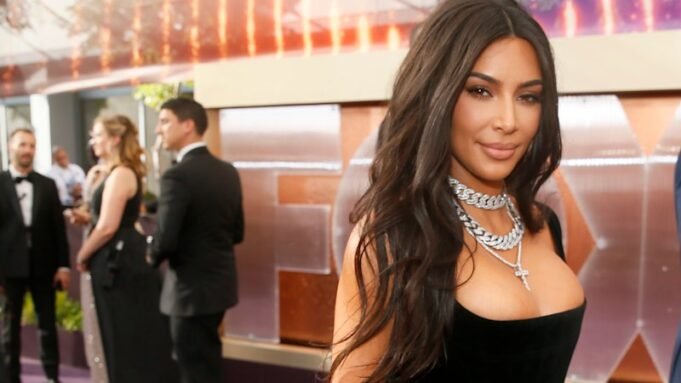 地面控制中心對金·卡 地面控制中心對金·卡戴珊說:我們已經去過月球六次了| mtgamer.com