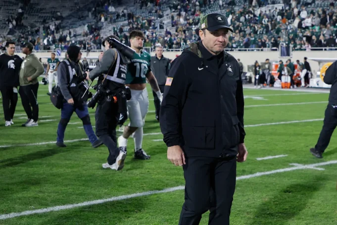 報導：密歇根州立大學將在兩個賽季後解僱喬納森·史密斯
| mtgamer.com