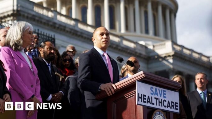 安東尼·祖徹（Anthony Zurcher）：歷史性關門收效甚微，民主黨人傷痕累累
| mtgamer.com