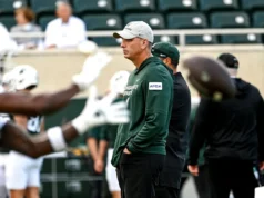 密歇根州 OC 布萊恩·林德格倫 (Brian Lindgren) 談論馬里蘭州比賽中的四分衛情況
| mtgamer.com 密歇根州 OC 布萊恩·林德格倫 (Brian Lindgren) 談論馬里蘭州比賽中的四分衛情況
| mtgamer.com