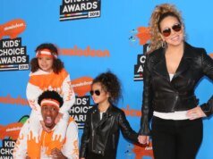 尼克·卡農 (Nick Cannon) 14 歲女兒夢露 (Monroe) 罕見地評論同父異母的兄弟姐妹
| mtgamer.com 尼克·卡農 (Nick Cannon) 14 歲女兒夢露 (Monroe) 罕見地評論同父異母的兄弟姐妹
| mtgamer.com