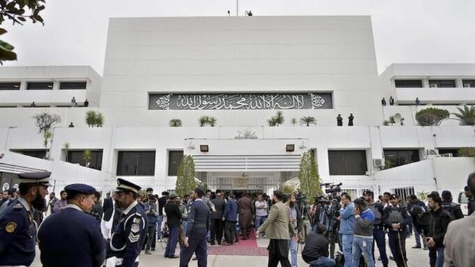 巴基斯坦在戒備森嚴的 巴基斯坦在戒備森嚴的情況下以補選方式投票選出 13 個席位
| mtgamer.com