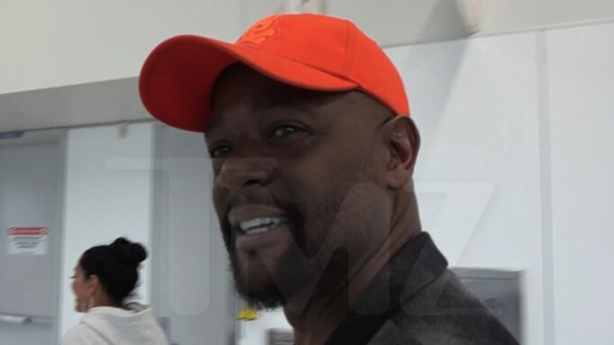 布萊爾·安德伍德說他 布萊爾·安德伍德說他像飼養牛一樣飼養野牛群
| mtgamer.com