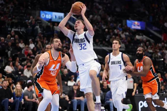 庫珀·弗拉格 (Cooper Flagg) 成為繼勒布朗·詹姆斯 (LeBron James) 之後，僅 18 歲就拿下 30 分的球員
| mtgamer.com