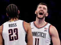 排名第 5 的康涅狄格大學以 74-61 擊敗排名第 13 的伊利諾伊大學
| mtgamer.com 排名第 5 的康涅狄格大學以 74-61 擊敗排名第 13 的伊利諾伊大學
| mtgamer.com